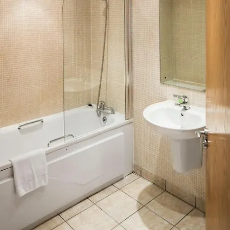 The Oaks-2 * Dundrum (Dublin)